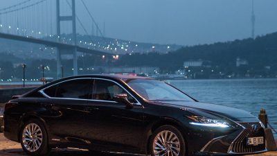 Lexus’un Elegant sedanı ES, “En Güvenilir Lüks Model” seçildi