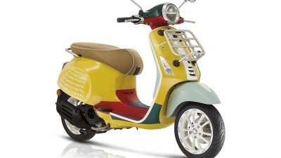 Şehrin sokaklarına yeni bir ikon geldi: Vespa Primera Sean Wotherspoon