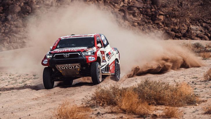 Toyota Gazoo Racing 2021 Dakar Rallis’ni podyumda tamamladı