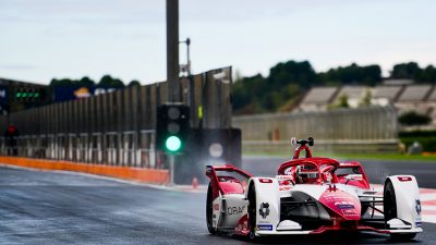 Motorsporları elektrik rüzgarına kapılıyor