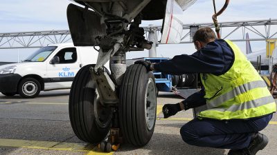 Air France Industries KLM’nin Boeing 737 filosu Goodyear imzası taşıyor