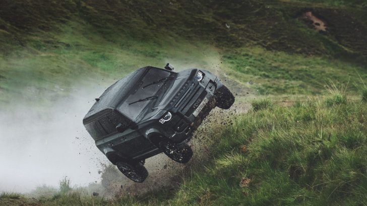 Yeni Land Rover Defender’a James Bond Dokunuşu