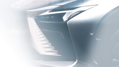 Lexus yeni bataryalı elektriklisi RZ modelinden ipuçları paylaştı