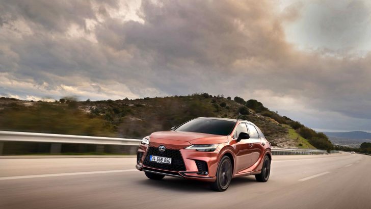 Lexus Avrupa’da yeni başarılara imza atmaya devam ediyor