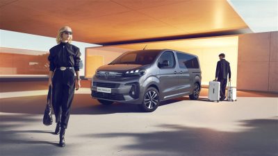 Yeni Peugeot E-Traveller: Profesyoneller İçin Tasarlanan Göz Alıcılık!
